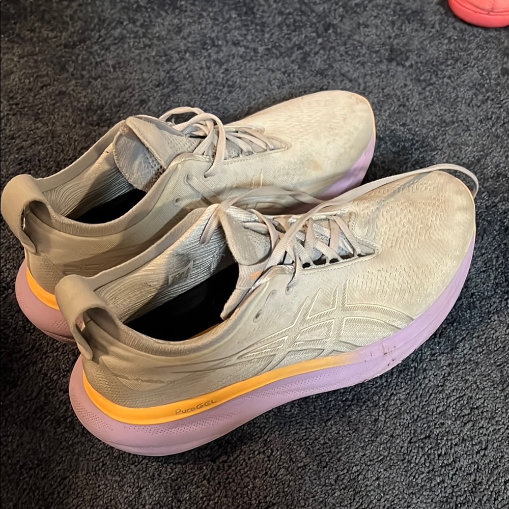 Women’s ASICS gel nimbus 25